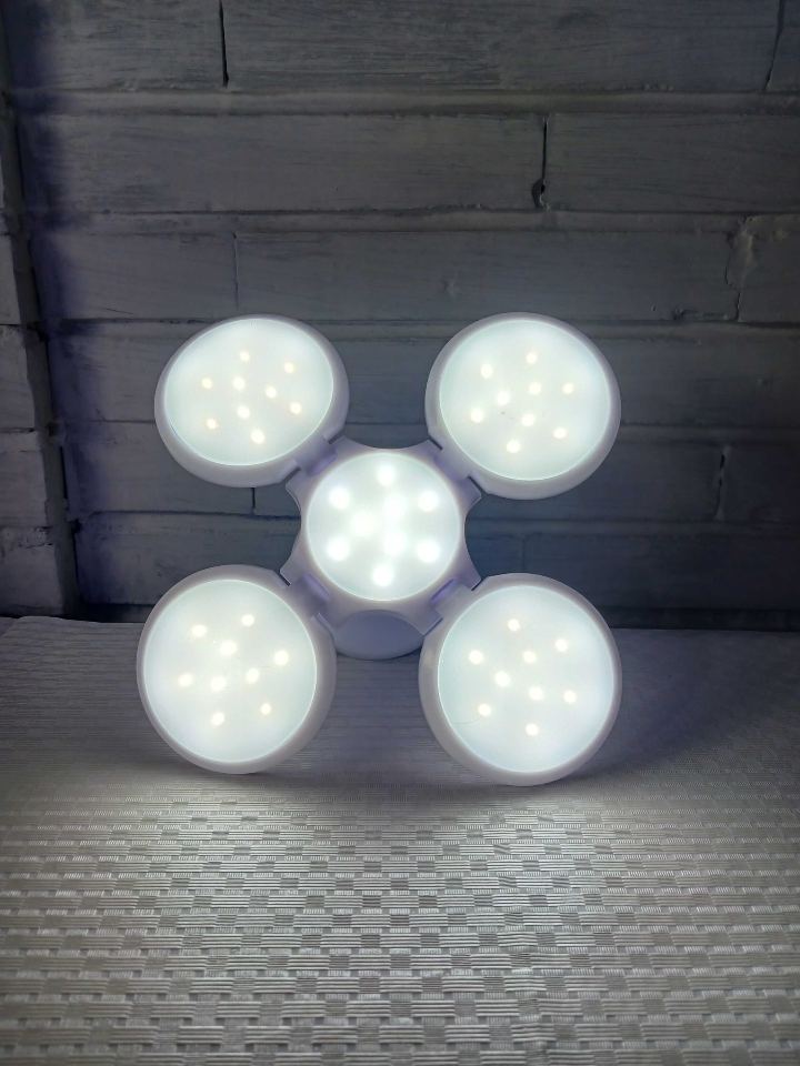 چراغ قوه شارژی LED ( لامپ شارژی LED)